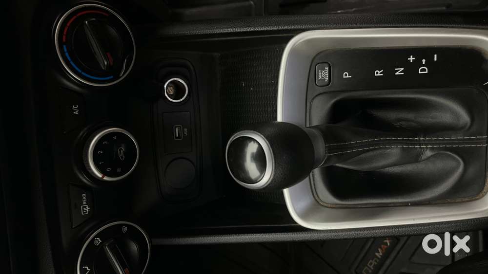 Hyundai Venue S Turbo Dct, 2020, Petrol