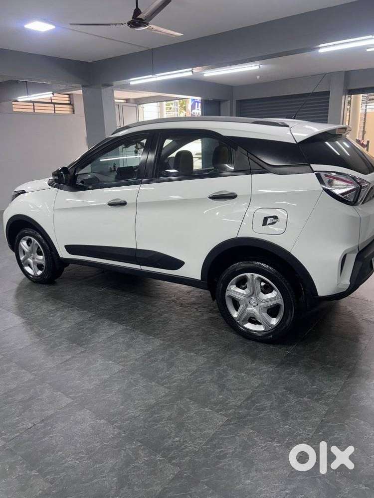 Tata Nexon 1.2 Revotron Xm (s), 2023, Diesel