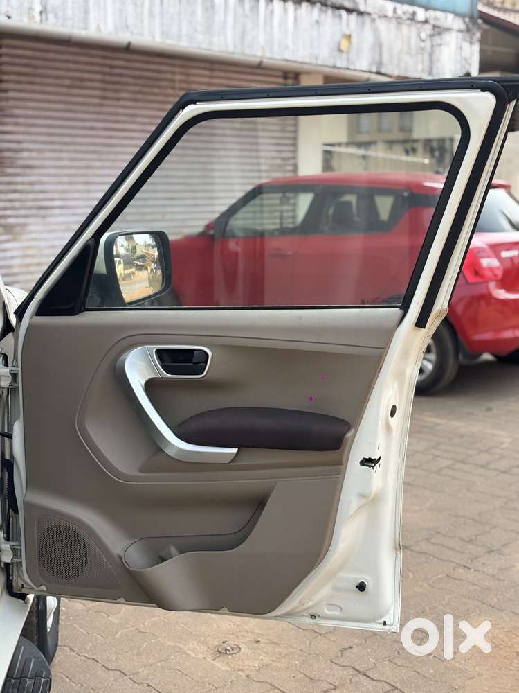 Mahindra Tuv 300 T8, 2016, Diesel