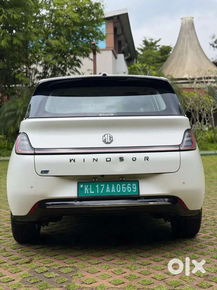 Mg Windsor Ev Exclusive Low Km Run