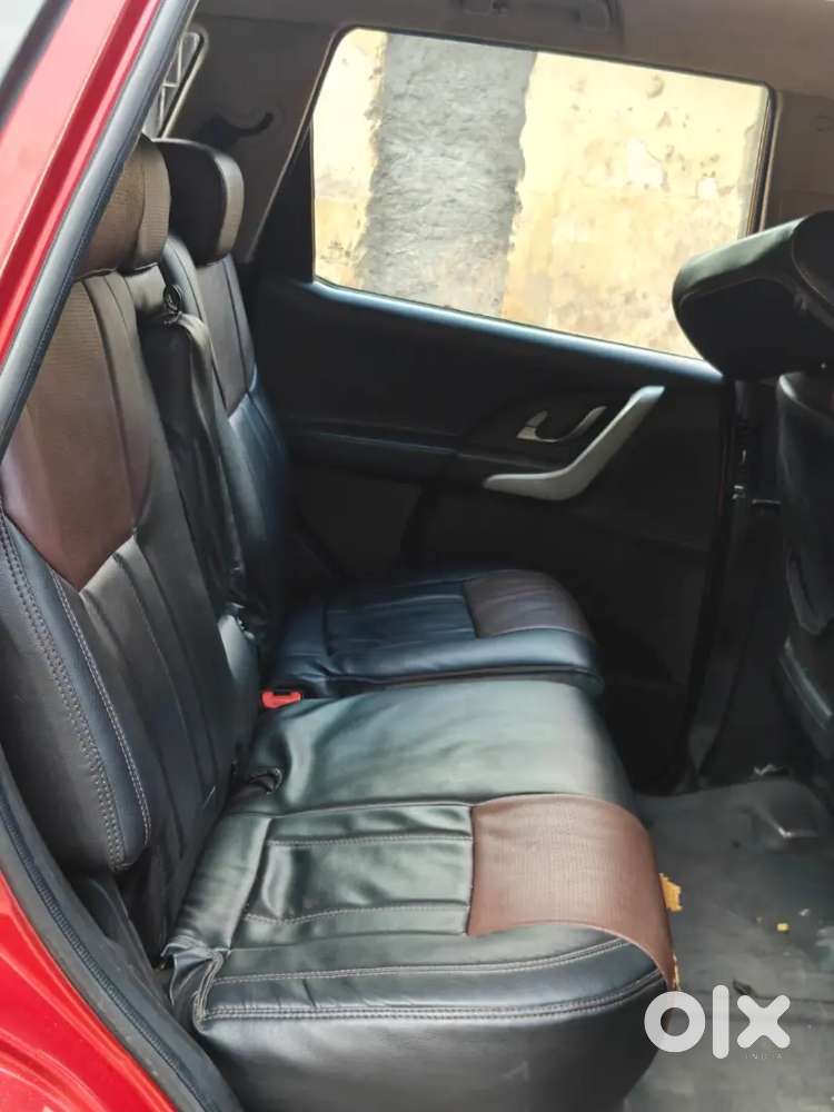 Mahindra Xuv500 W8  Model 2012 Colour Maroon