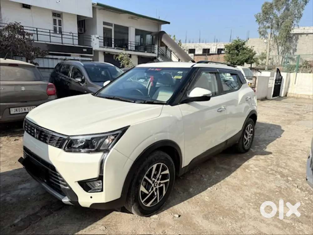 Mahindra Xuv300 2023 Diesel Well Maintained