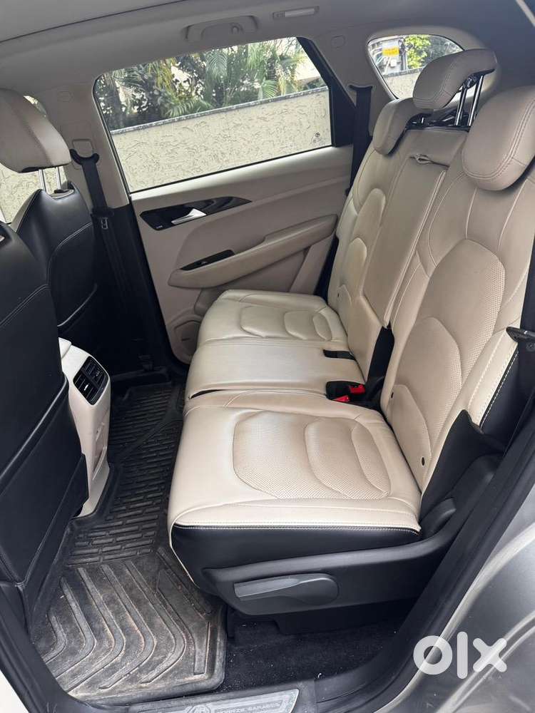 Mg Hector 1.5 Mt Hybrid Sharp – Aurora Silver