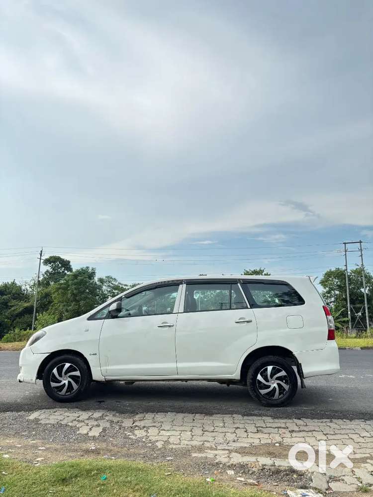 Toyota Innova 2.5g Diesel 2011