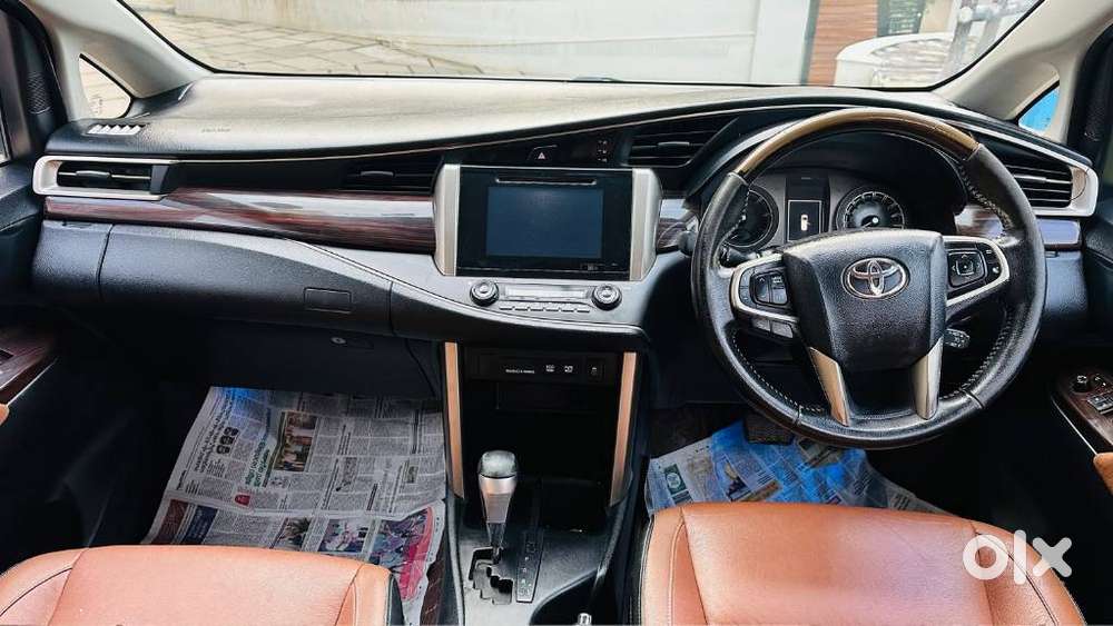 Toyota Innova Crysta 2.8z Automatic, 2016, Diesel