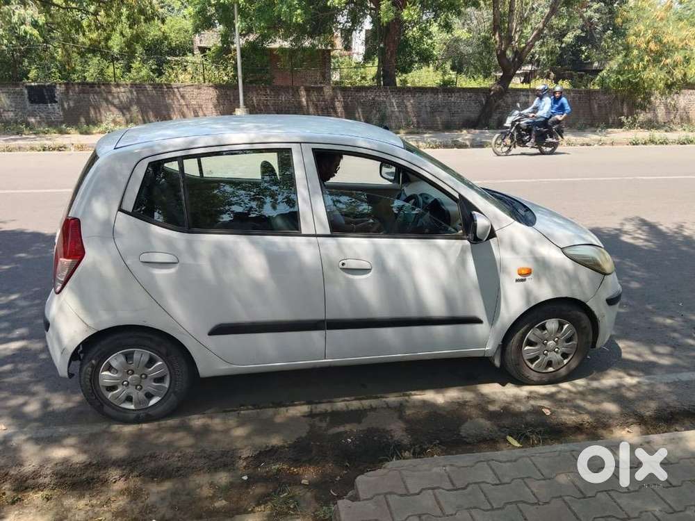 Hyundai Car Manual 2010