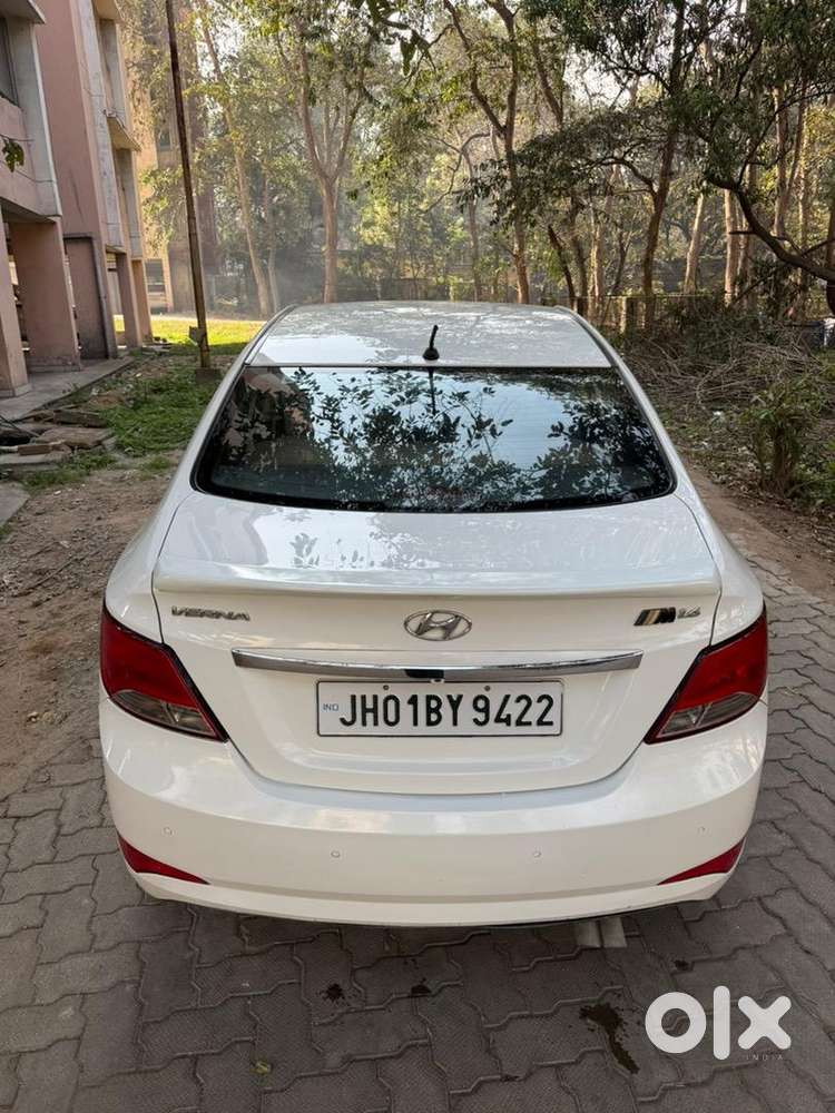 Hyundai Verna 2016 Petrol Well Maintained