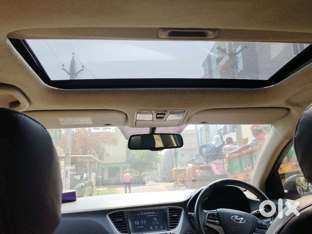 Hyundai Verna 6 Airbags With Sunroof