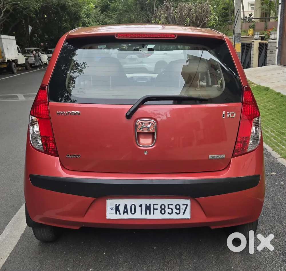 Hyundai I10 Sportz Automatic, Just 24000 Kilometers Driven