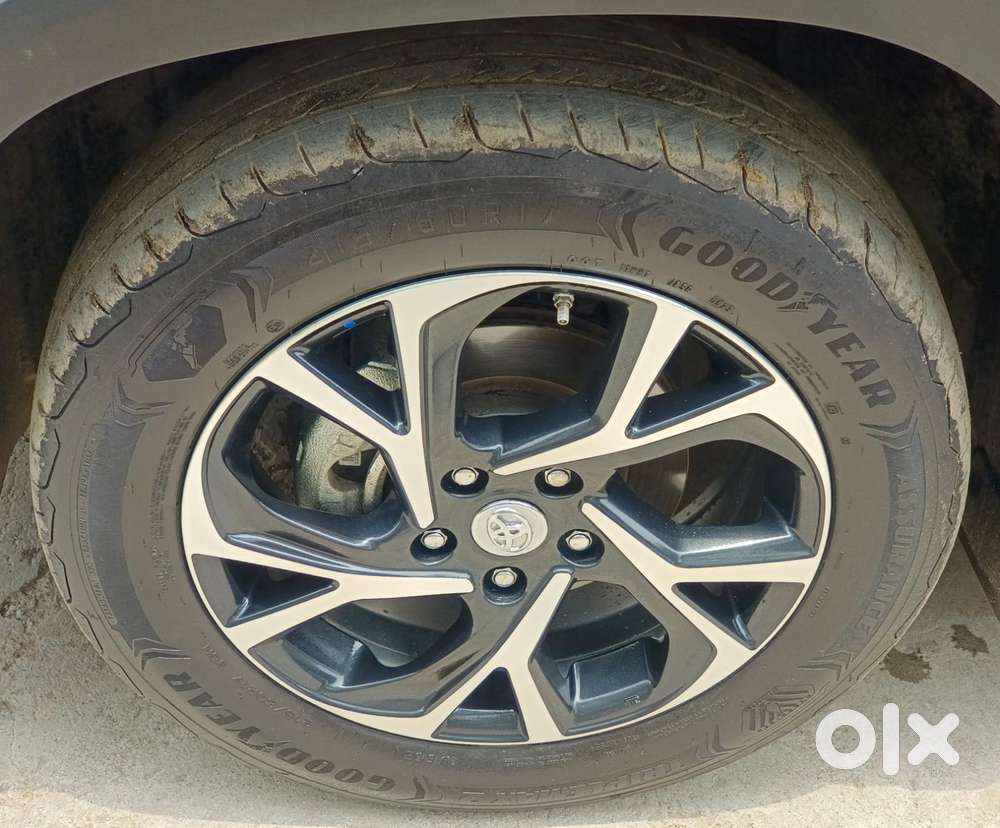 Toyota Urban Cruiser Hyryder, 2023, Petrol