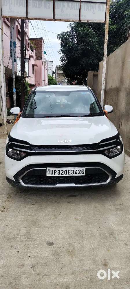 Kia Carens Premium Petrol 2nd Owner