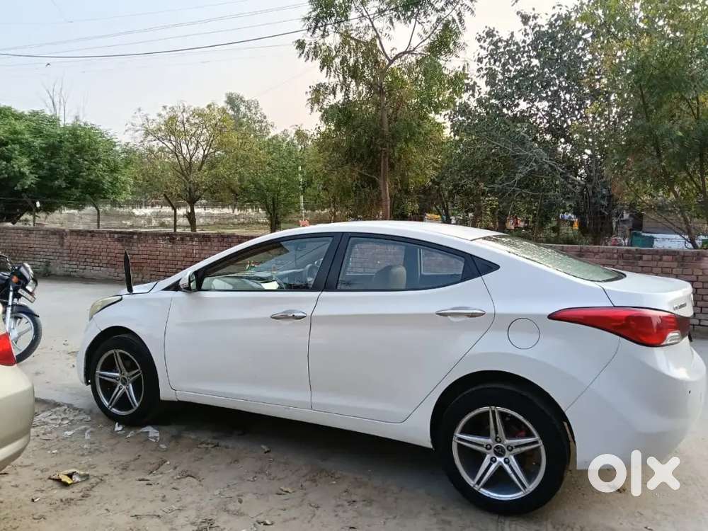 Hyundai Elantra 2014 Diesel 125000 Km Driven