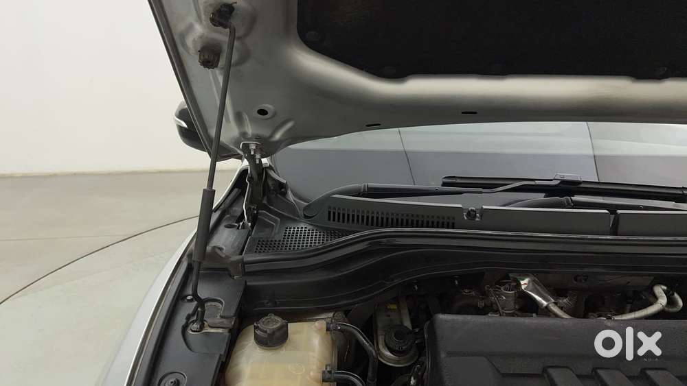 Mahindra Xuv700 2.2 Ax 5 Diesel At Str, 2022, Diesel