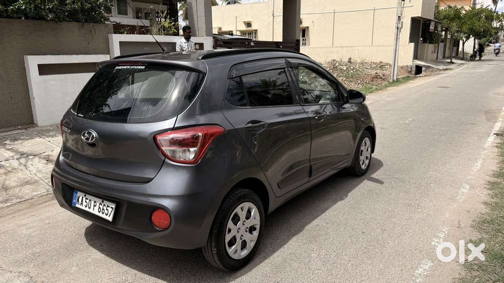 Hyundai Grand I10 Sportz, 2016, Petrol