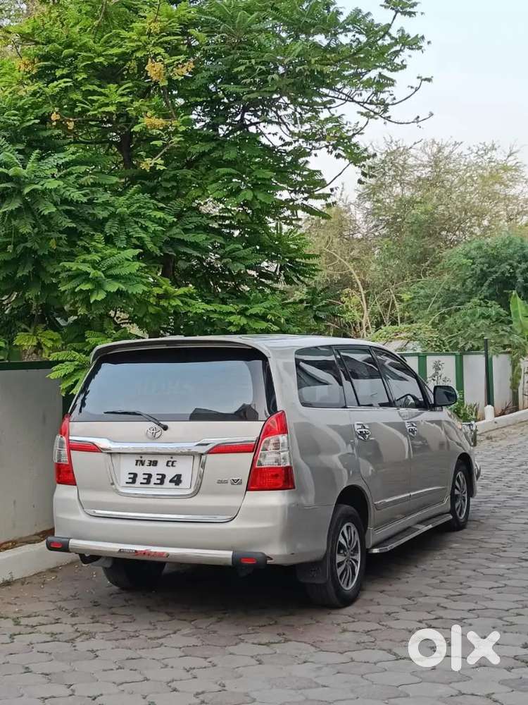 Toyota Innova 2015