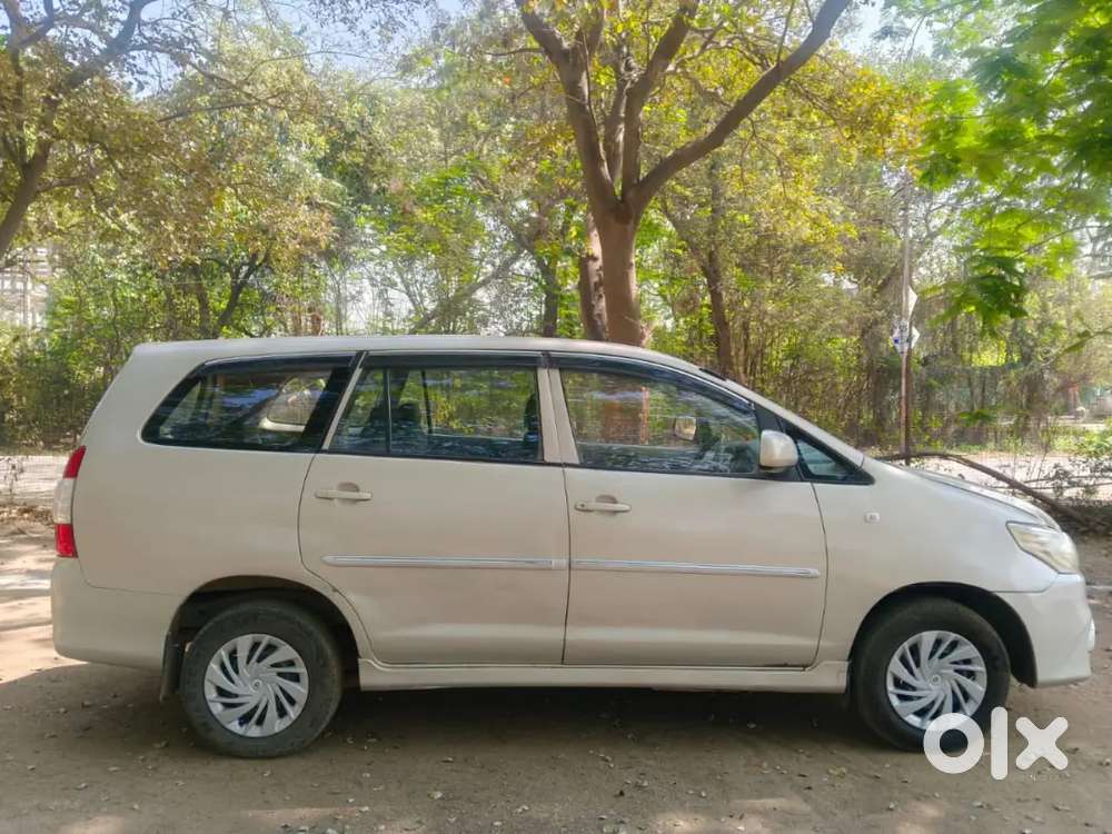 Toyota Innova 2014