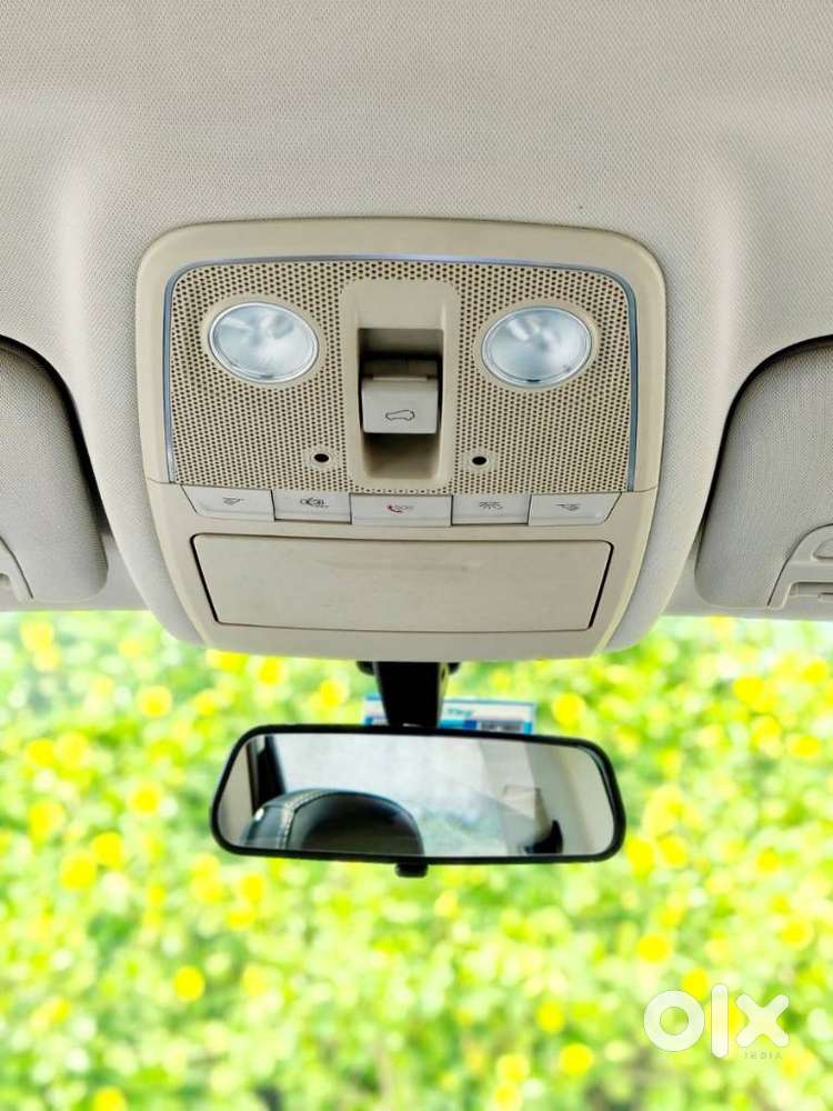 Mahindra Xuv700 2.0 Ax 5 Petrol Mt 7 Str, 2022, Petrol