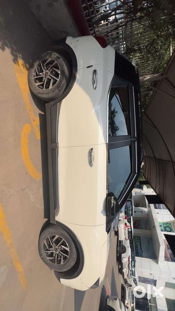 Mahindra Xuv300 W8 Option, 2022, Petrol