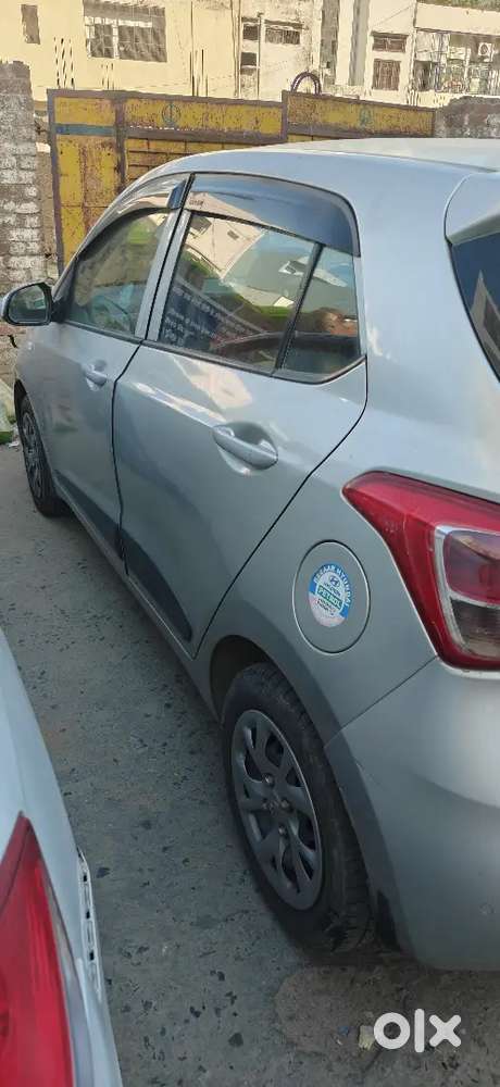 Hyundai Grand I10 2017 Petrol 77000 Km Driven