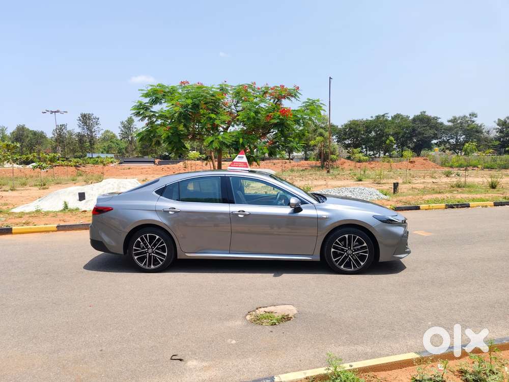 Toyota Camry V6 At, 2025, Petrol