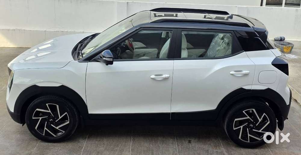 Mahindra Xuv 3xo Ax7l 1.2 Petrol At (pg), 2024, Petrol
