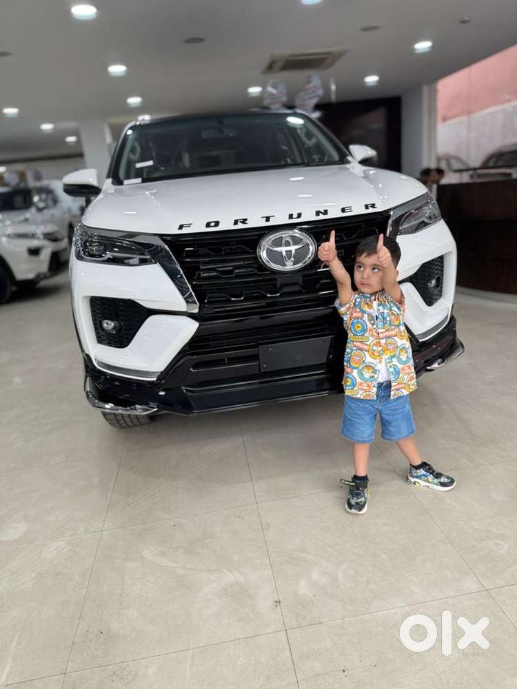 Toyota Fortuner Diesel Automatic 2025 Leader Edition