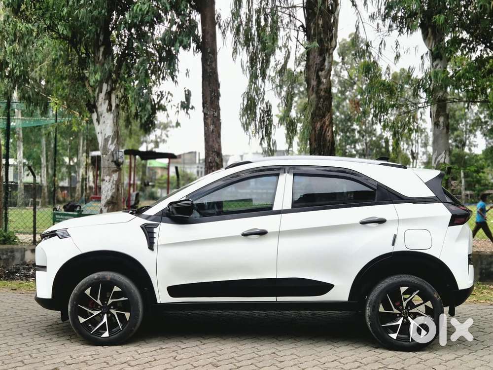 Tata Nexon Smart Plus1.2 Revotron Petrol 5 Mt, 2024, Petrol
