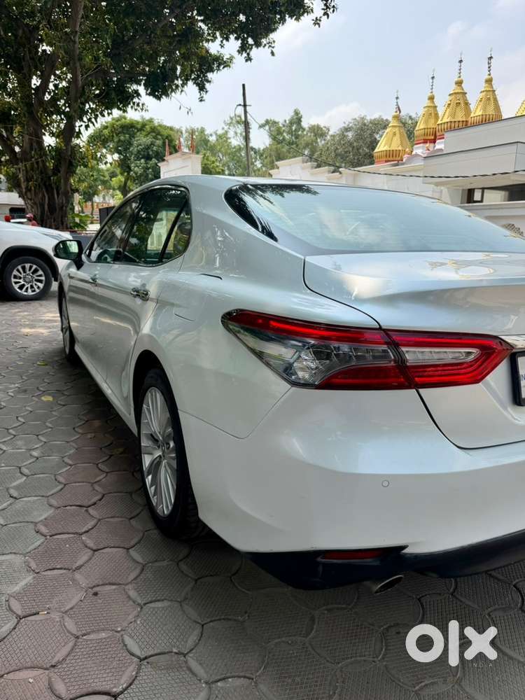 Toyota Camry Hybrid 2020