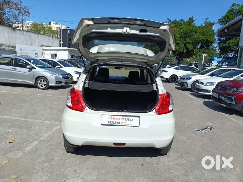 Maruti Suzuki Swift Vxi Abs Bsiv, 2015, Petrol