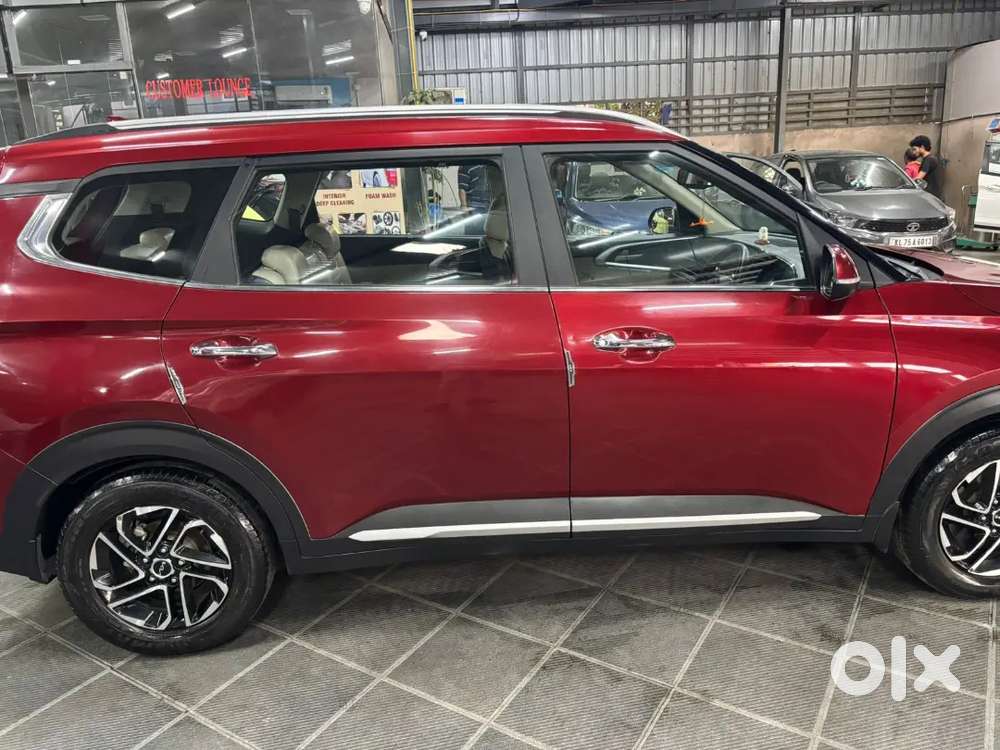 Kia Carens 2022 Petrol 37000 Km Driven