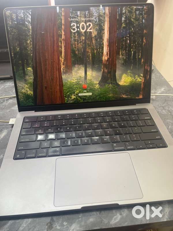 Apple MacBook M2pro 16GB