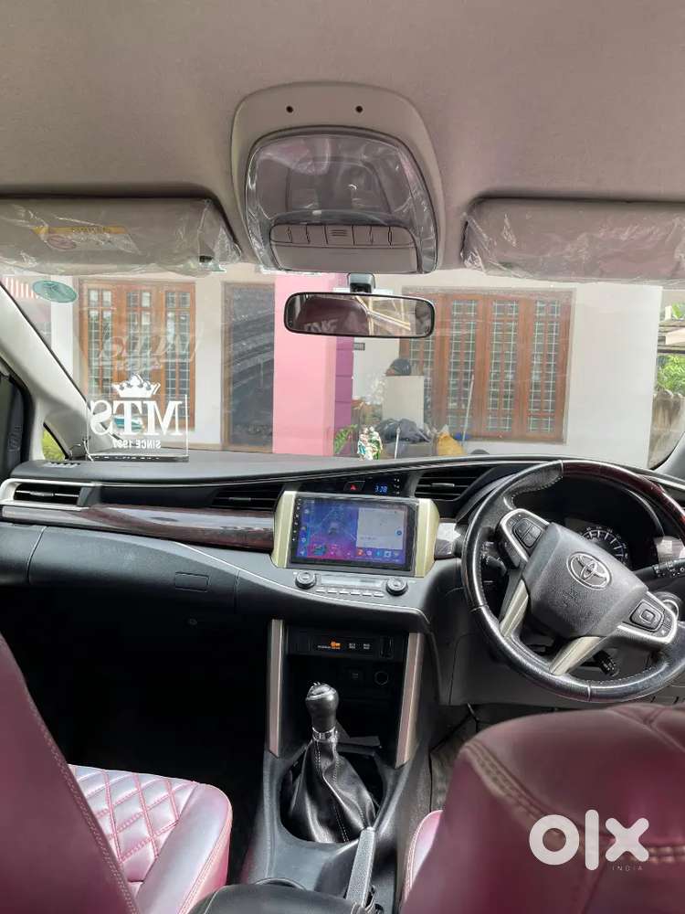 Innova Crysta 2.4 V 7 Seater