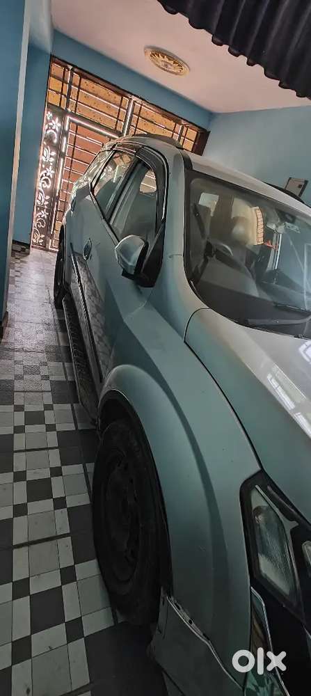 Mahindra Xuv500 2016 Diesel 900000 Km Driven