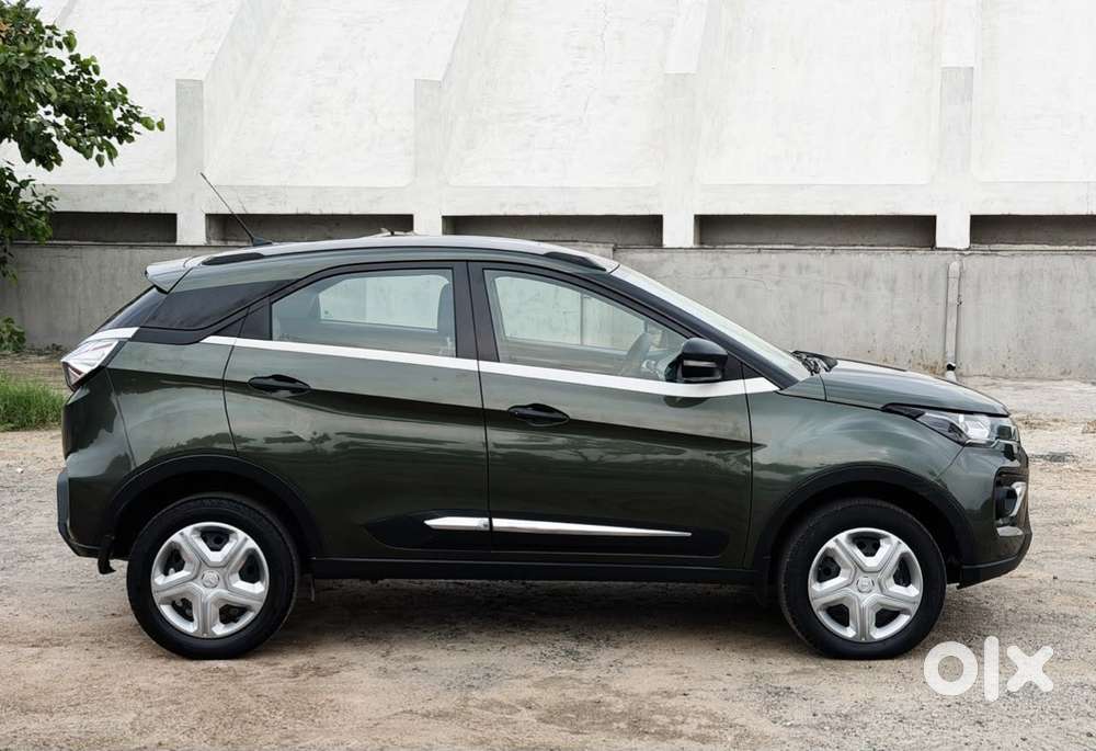 Tata Nexon 1.2 Revotron Xm (s), 2023, Petrol
