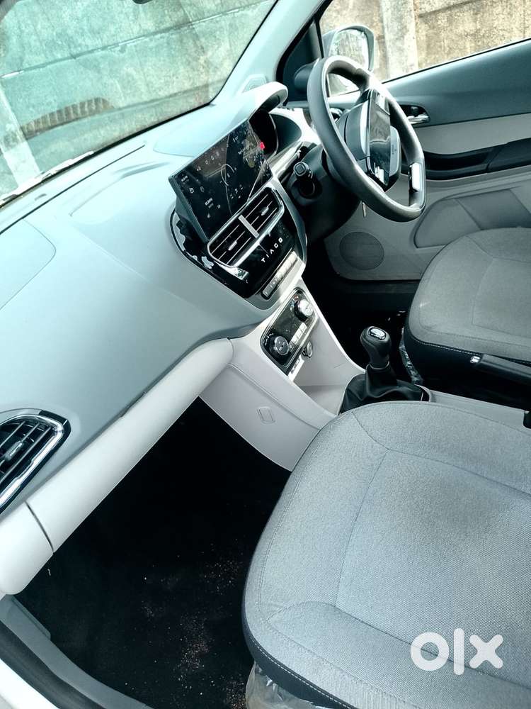 Tata Tiago Xz Plus Dual Tone, 2025, Petrol