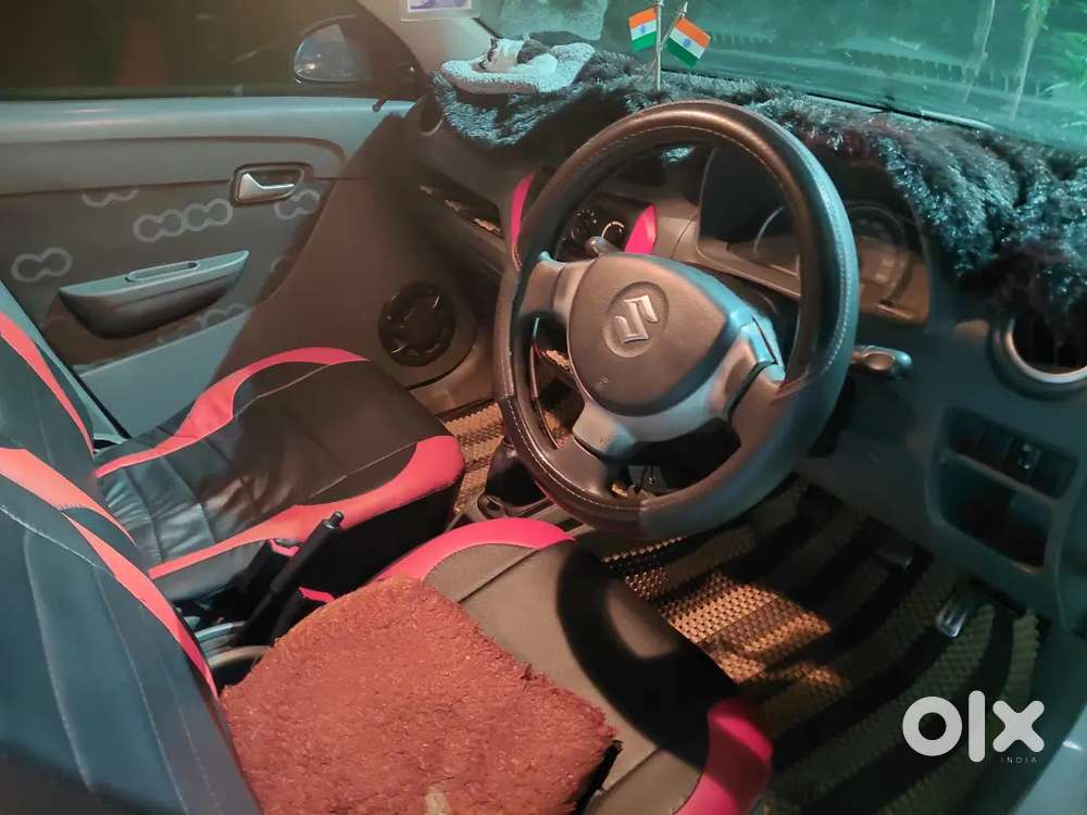 Just Like New Interior Looks Superb.. Mileage = 20+