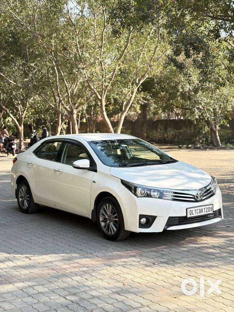 Toyota Corolla Altis 2013-2017 Vl At, 2015, Petrol