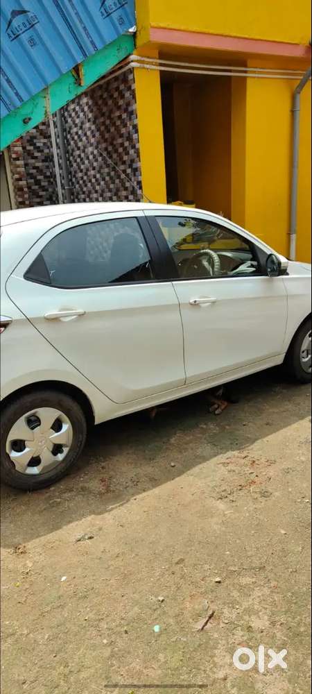 2016 Tata Tiago Revotron Xz Petrol In Best Condition