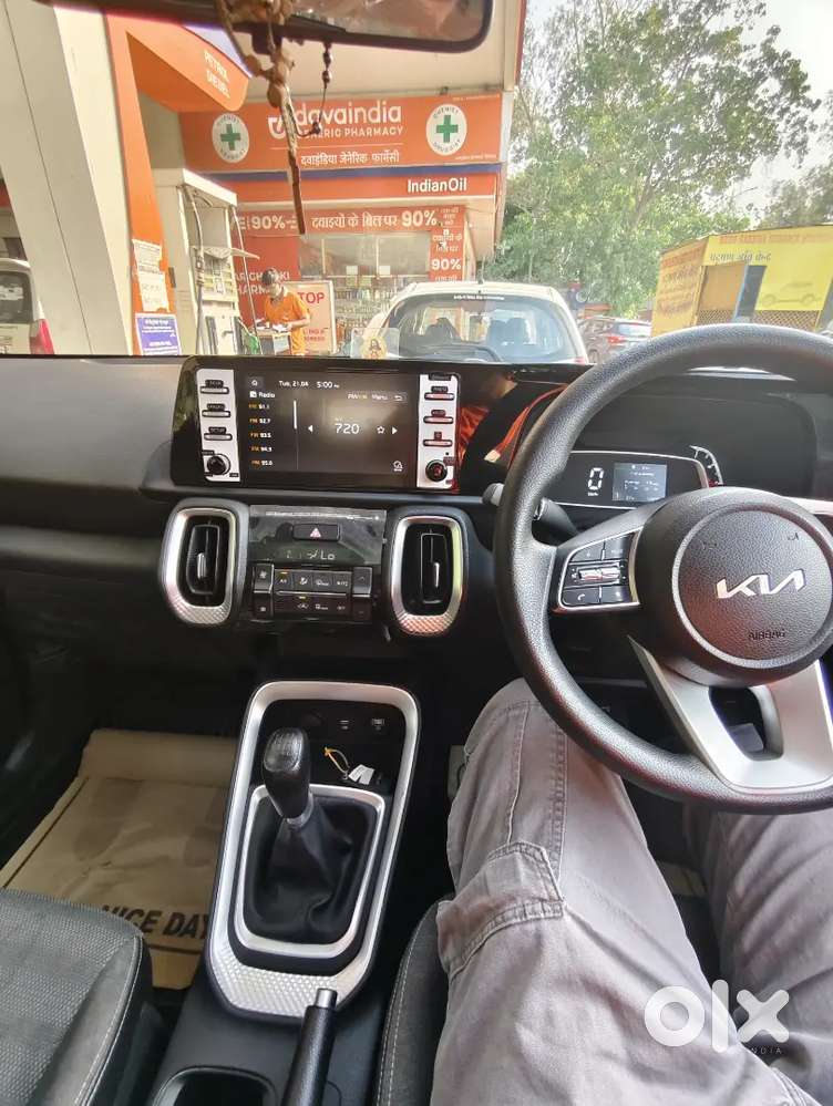 Kia Sonet 2023 Petrol 12600 Km Driven