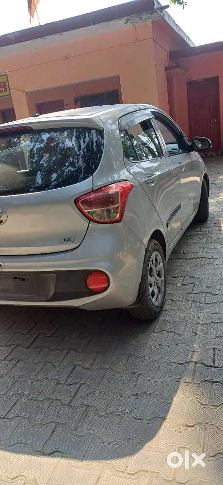 Hyundai Grand I10 2017 Petrol 65000 Km Driven