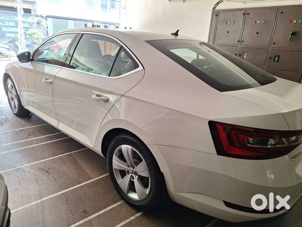 Skoda Superb Style 1.8 Tsi At, 2018, Petrol