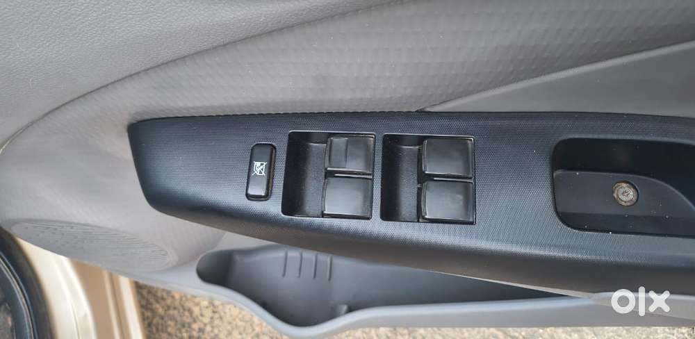 Toyota Etios 2010-2012 G, 2011, Petrol