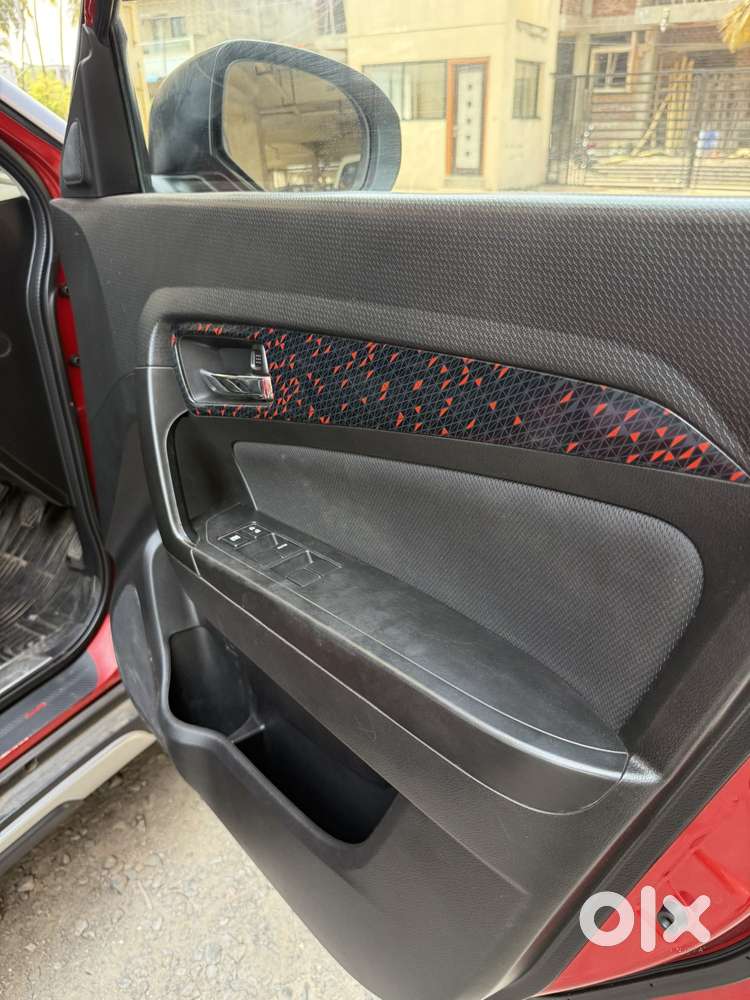 Maruti Suzuki Brezza Zdi+ Dual Tone, 2019, Diesel