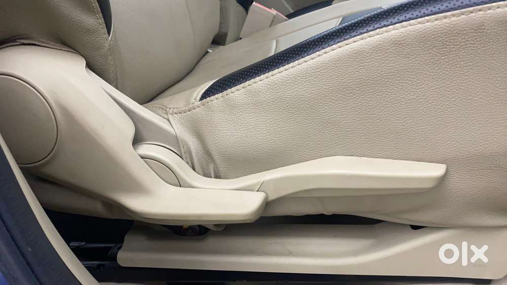 Maruti Suzuki Swift Dzire Amt Zxi, 2017, Petrol