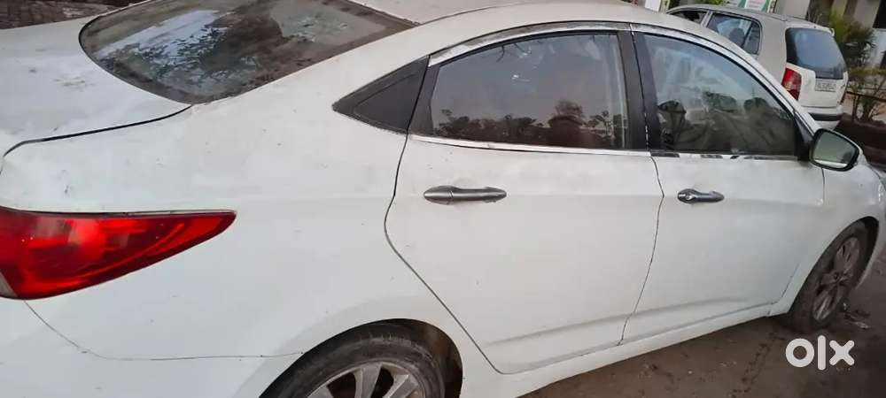 Hyundai Fluidic Verna 2013