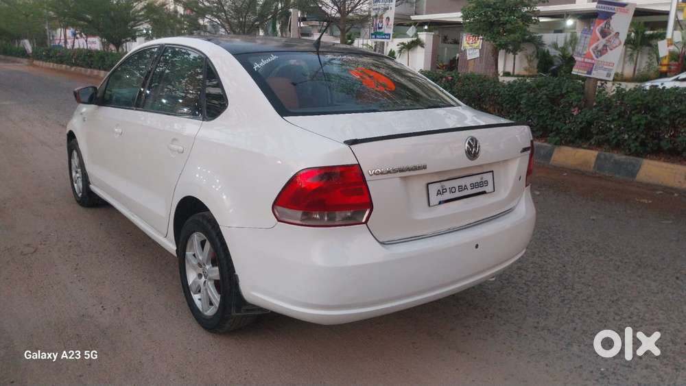 Volkswagen Vento 2010-2013 Petrol Highline, 2012, Petrol