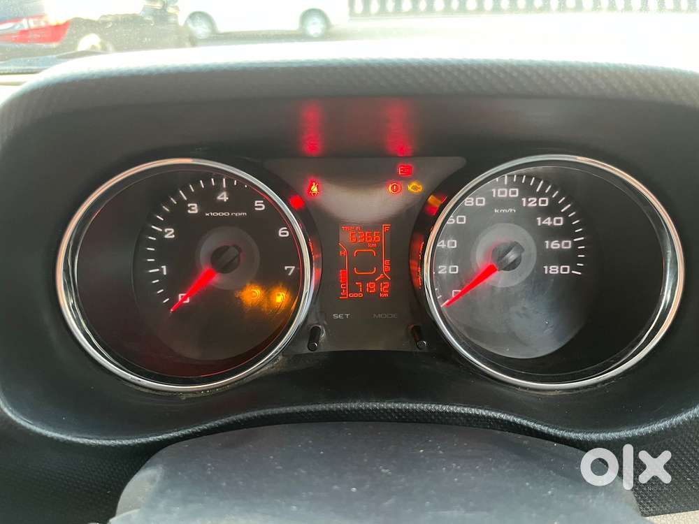 Mahindra Tuv 300 T8, 2017, Diesel