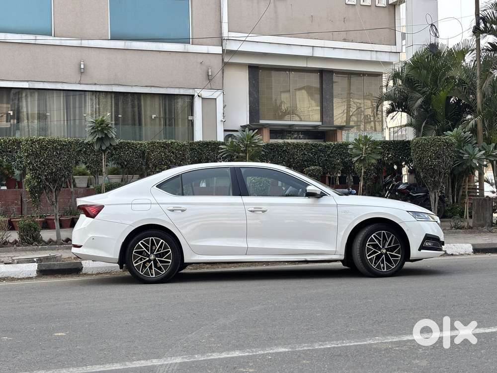 Skoda Octavia 2.0 L K Tsi At, 2022, Petrol