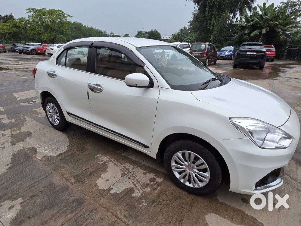 Maruti Suzuki Dzire 1.2 Vxi Cng, 2023, Cng & Hybrids