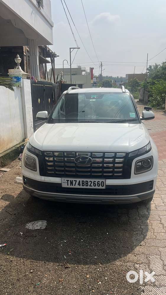 Hyundai Venue Petrol 2022